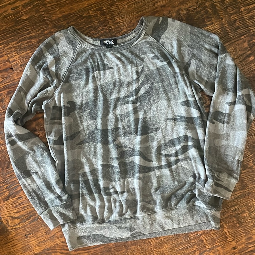 Lot of long sleeve light weight sweatshirts - Picture 4 of 5